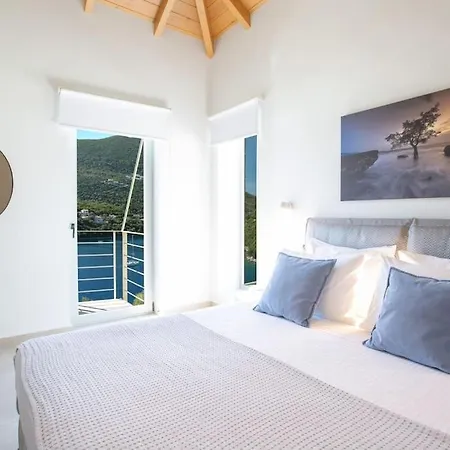 Villa Zoe - Direct Sea Access Live Scenery At *