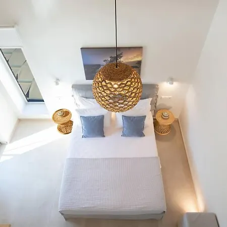 Zoe - Direct Sea Access Live Scenery At